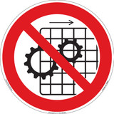 Do Not Operate With Guards Removed (FIS6061-)